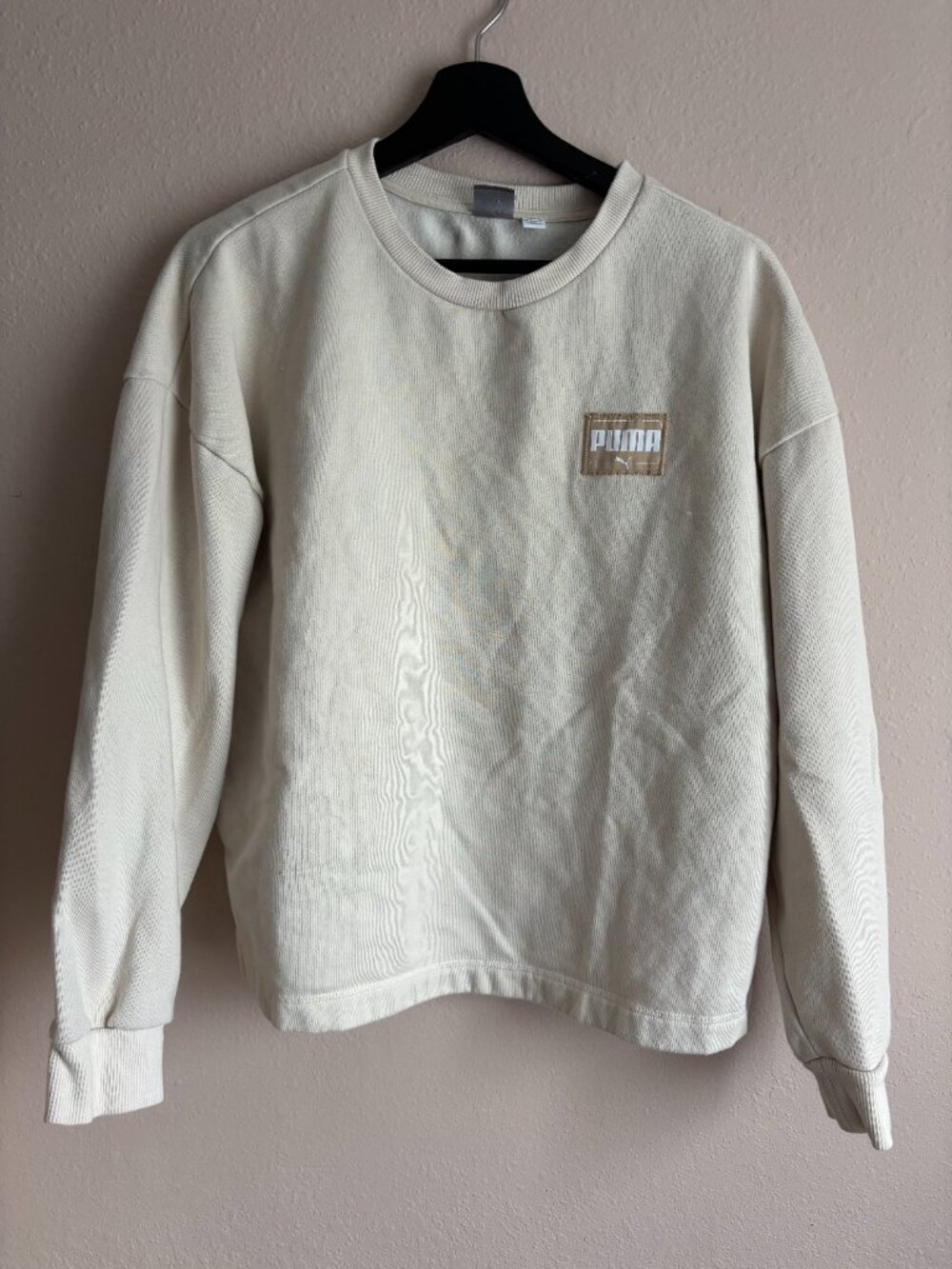 PUMA Women’s M Cream Cotton Blend Sweatshirt Relaxed Fit Patch Logo Casual